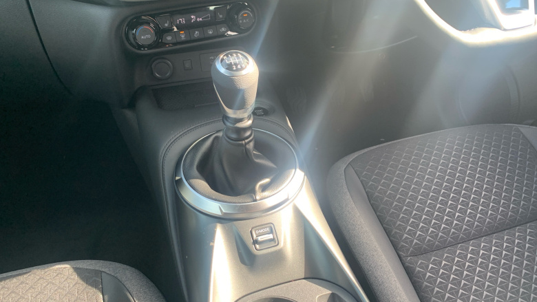 Nissan Juke 1.0 DiG-T N-Connecta 5dr Petrol Hatchback